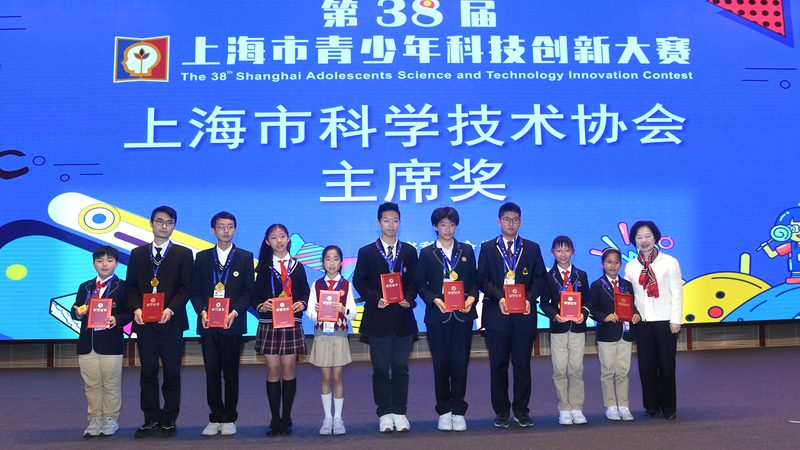 小标题：数字化转型，企业面临的挑战